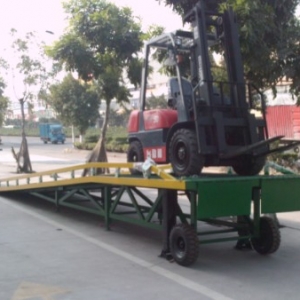 Mobile cllimbing trolley